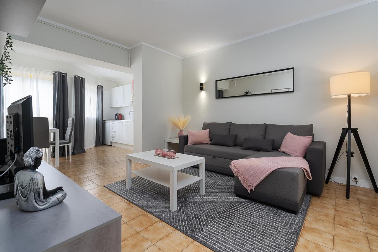 Sunny Flat W/ Balcony & Pool By Lovelystay Portimão Εξωτερικό φωτογραφία