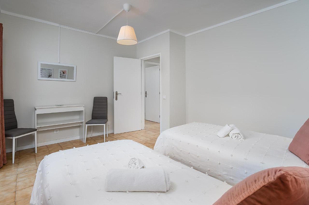 Sunny Flat W/ Balcony & Pool By Lovelystay Portimão Εξωτερικό φωτογραφία